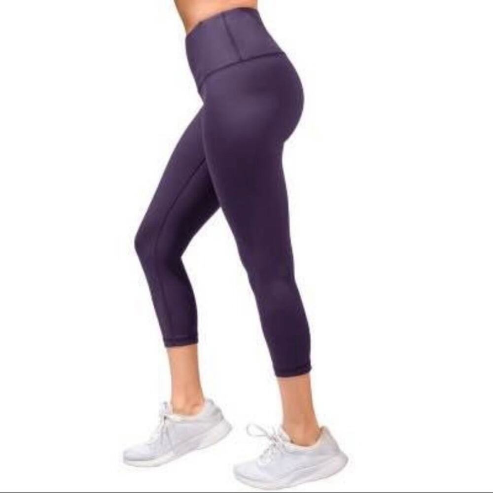 Nude Tech Dark Purple Capri Soft Leggings M